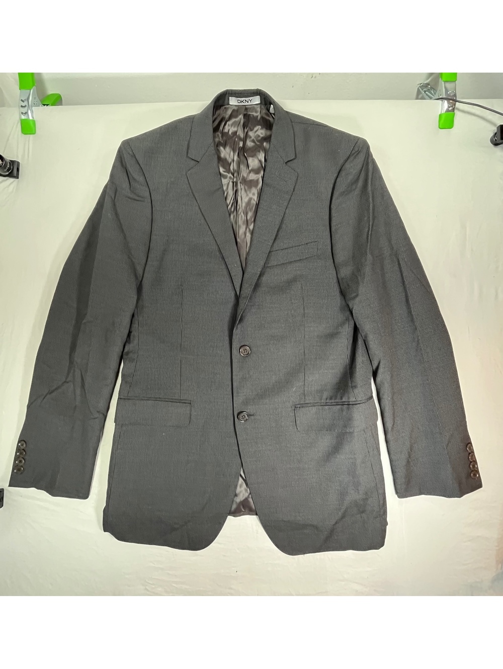 DKNY Men’s Wool Dark Gray Pinstripe Blazer. Size 40L.